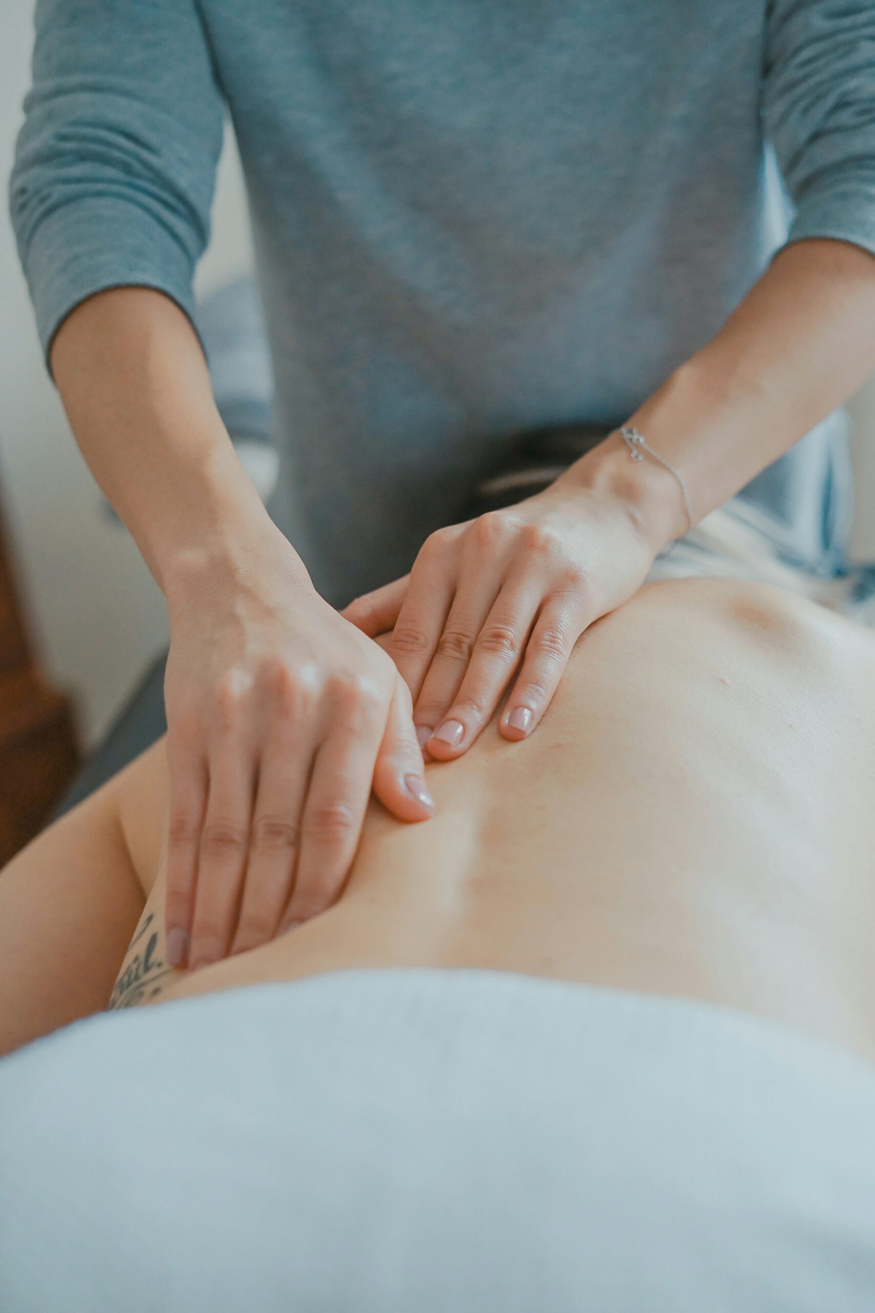 Back Neck & Shoulder Masaage